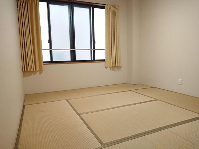 京都 阿美家｜京都御苑步行10分/神宮丸太町站步行5分-日式三人房【不挑房】－附共用衛浴-3