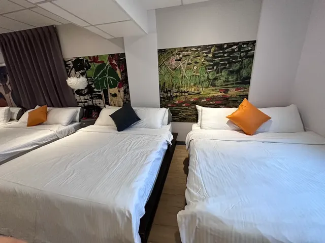 ArtHome Hotel-Classic Art Family Eight-person Room-5