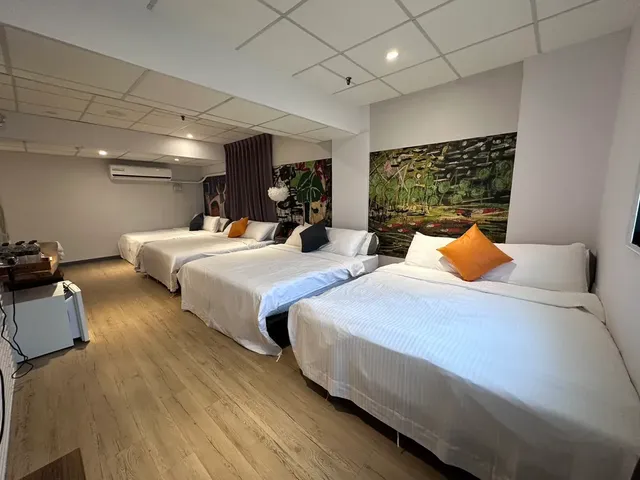 ArtHome Hotel-Classic Art Family Eight-person Room-8