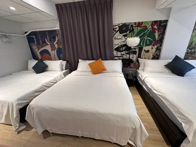 ArtHome Hotel-Classic Art Family Eight-person Room-3