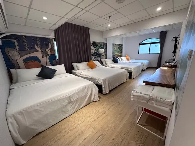 ArtHome Hotel-Classic Art Family Eight-person Room-7