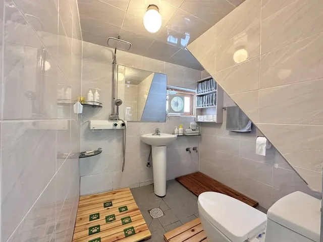 Teddy House-Accommodates 4-6 people-7
