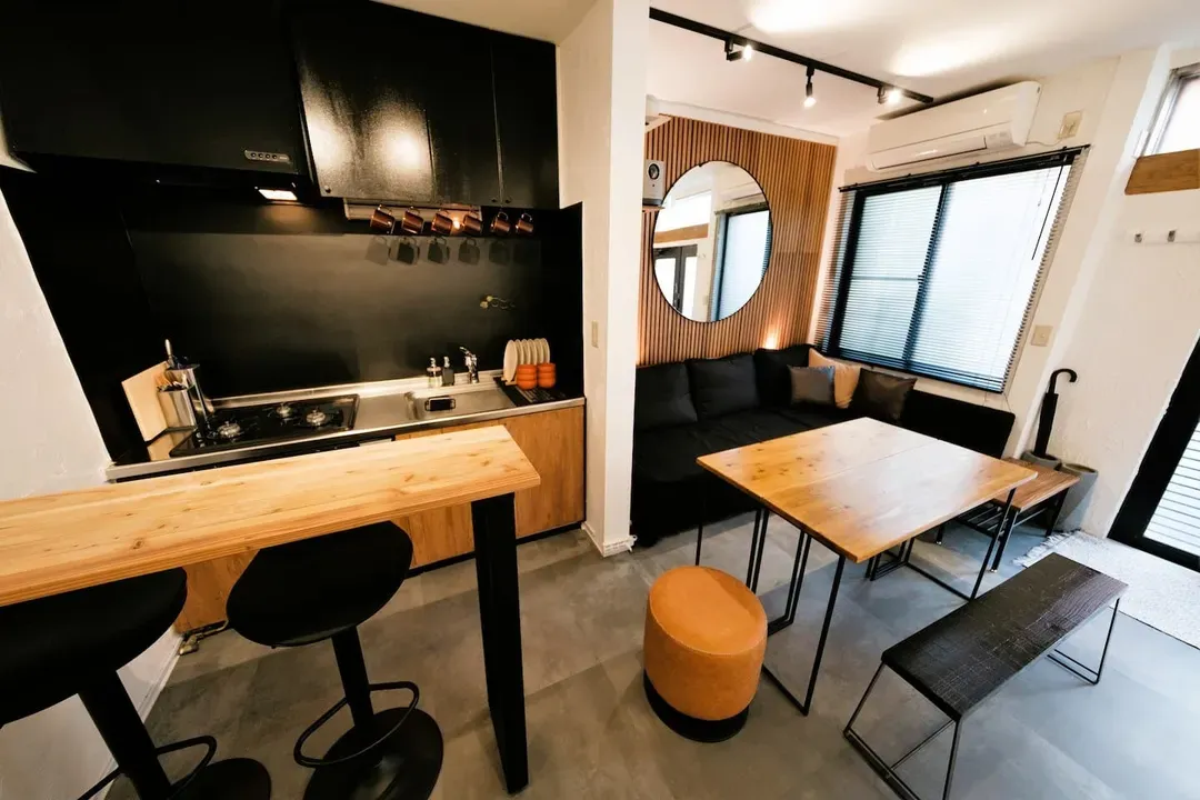 Just 2 minutes walk from Toritsu-Kasei Station! Direct access to Shinjuku in 20 minutes! A stylish entire house for rent