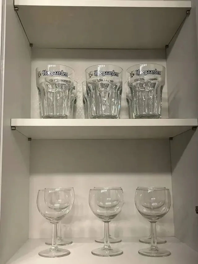 맥주잔 및 와인잔