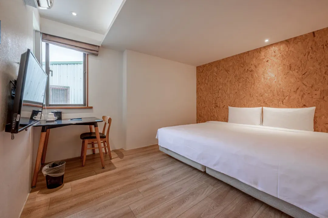 라이트 호스텔 (Light hostel)
