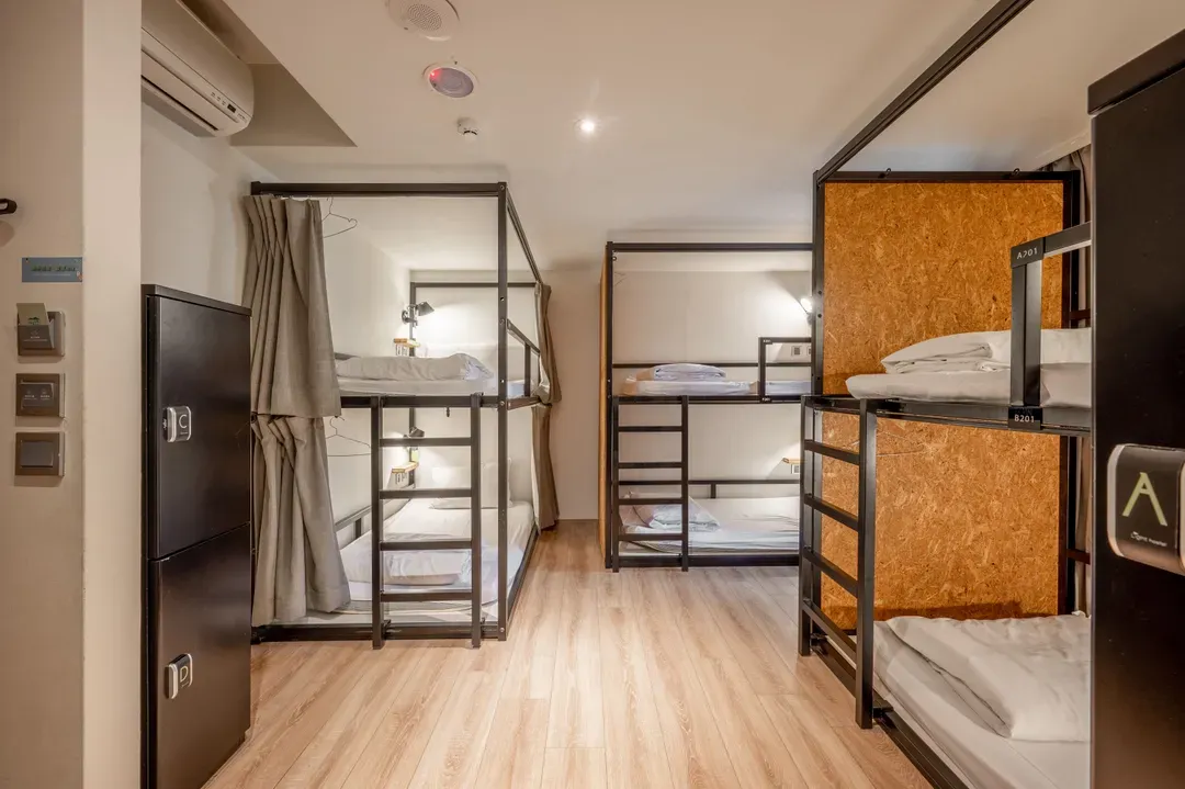라이트 호스텔 (Light hostel)