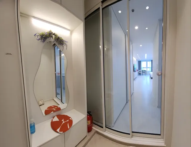 There is a chair in front of the door, so it is easy to put on and take off your shoes.