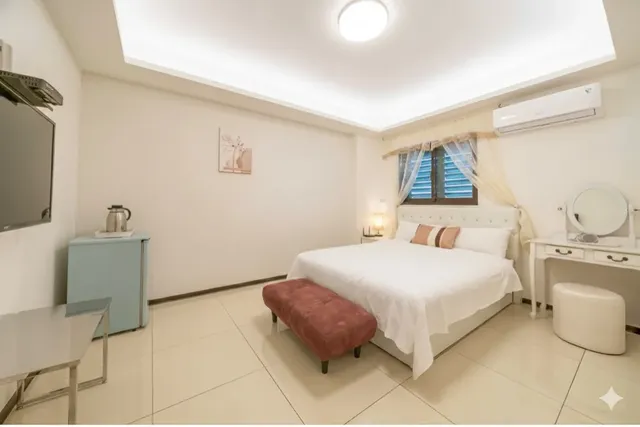 sweethome-Romantic Double Room (302)-1
