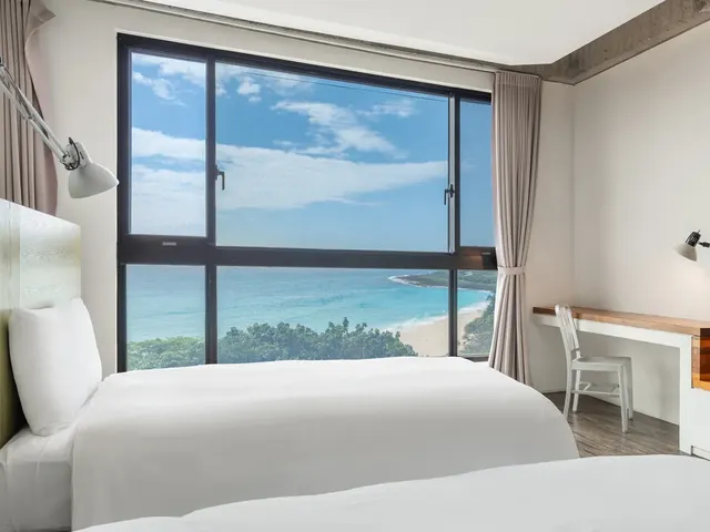 墾丁泊途會館 l 台灣最南端-砂島海藍四人房(海景)-3