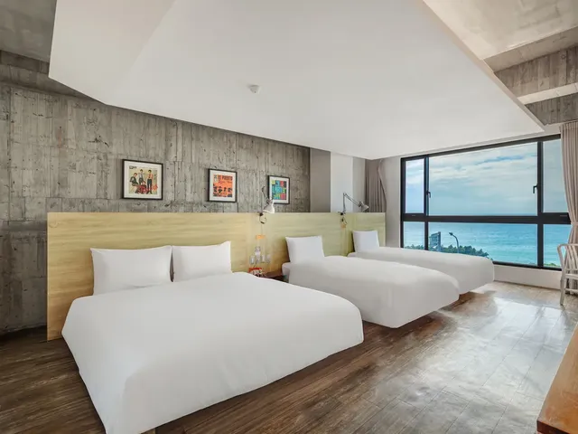 墾丁泊途會館 l 台灣最南端-砂島海藍四人房(海景)-1