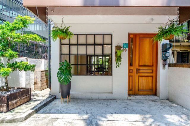TreeHouse樹舍民宿｜4-6人台南包棟 | 寵物友善 | 日式建築x明亮採光 | 花園夜市-6-8人包棟（雙人房 x 1 四人房 x 1）-2