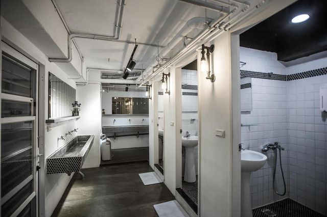 Shared Bath / 共用浴室