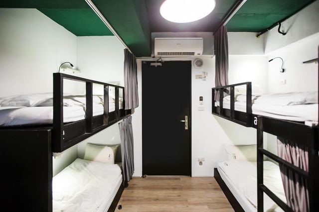 6-bed Male Dorm/6床男生間