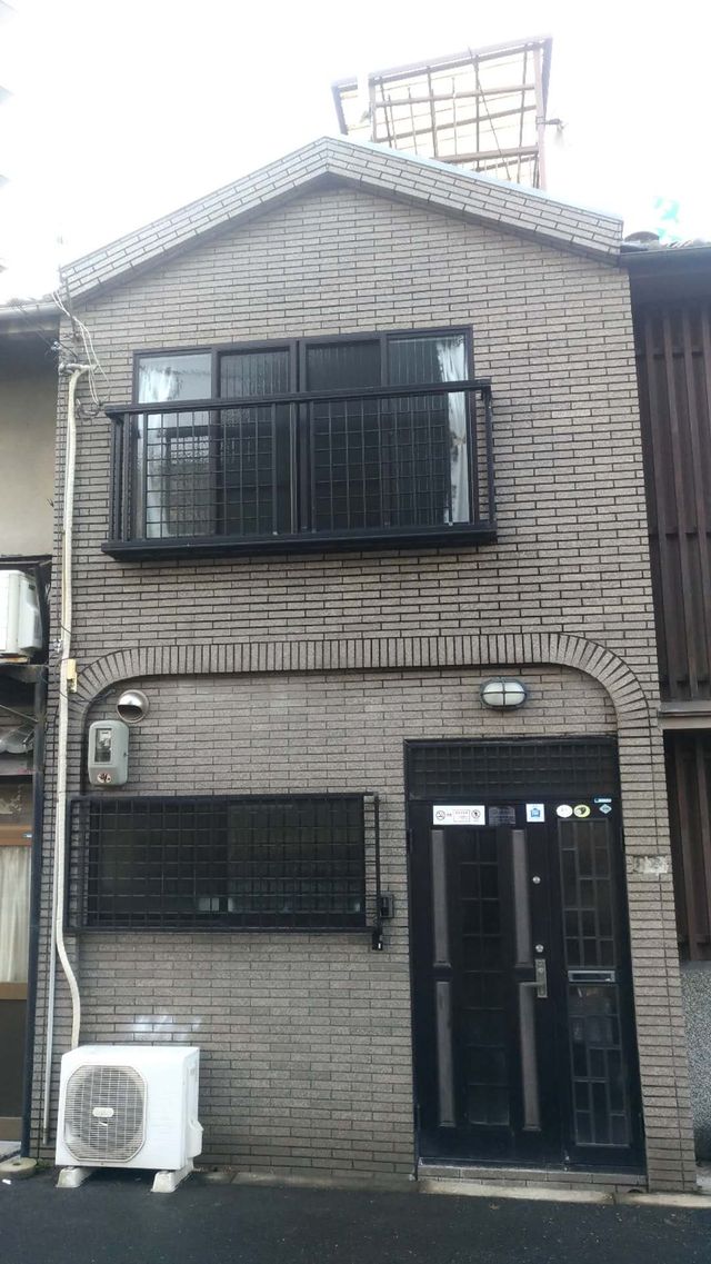 2 MIN FROM NAMBA, 20 MIN FROM USJ, 2 HOUSES FOR MAX 22-2 MIN FROM NAMBA, 16 MIN FROM USJ, 2-FLOOR HOUSE FOR MAX 15-1