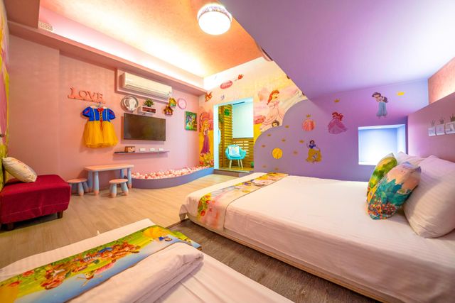 Han days B & B-Main Building - White Horse Princess Quadruple Room-7