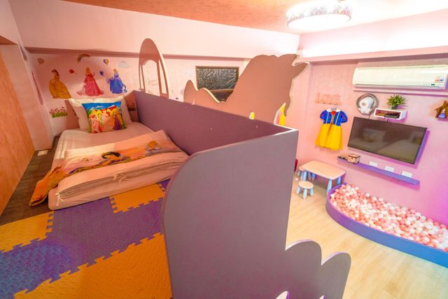 Han days B & B-Main Building - White Horse Princess Quadruple Room-5
