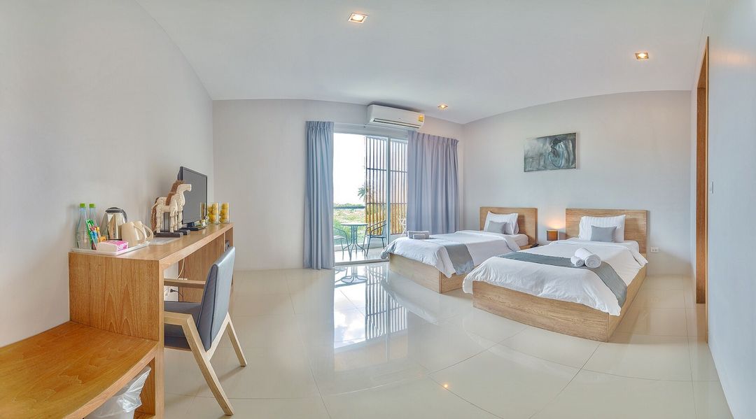 Lemonade Phuket Hotel