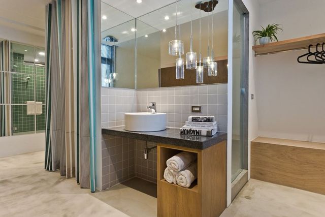 아이랜드 하우스 (Island House)-401 Art Wall Two-Room Suite-5