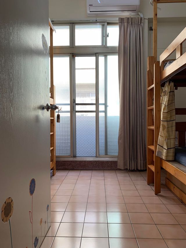 LAWA  HOUSE-#Only accepts young travelers aged 18-35#-2-bed  dormitory room-2