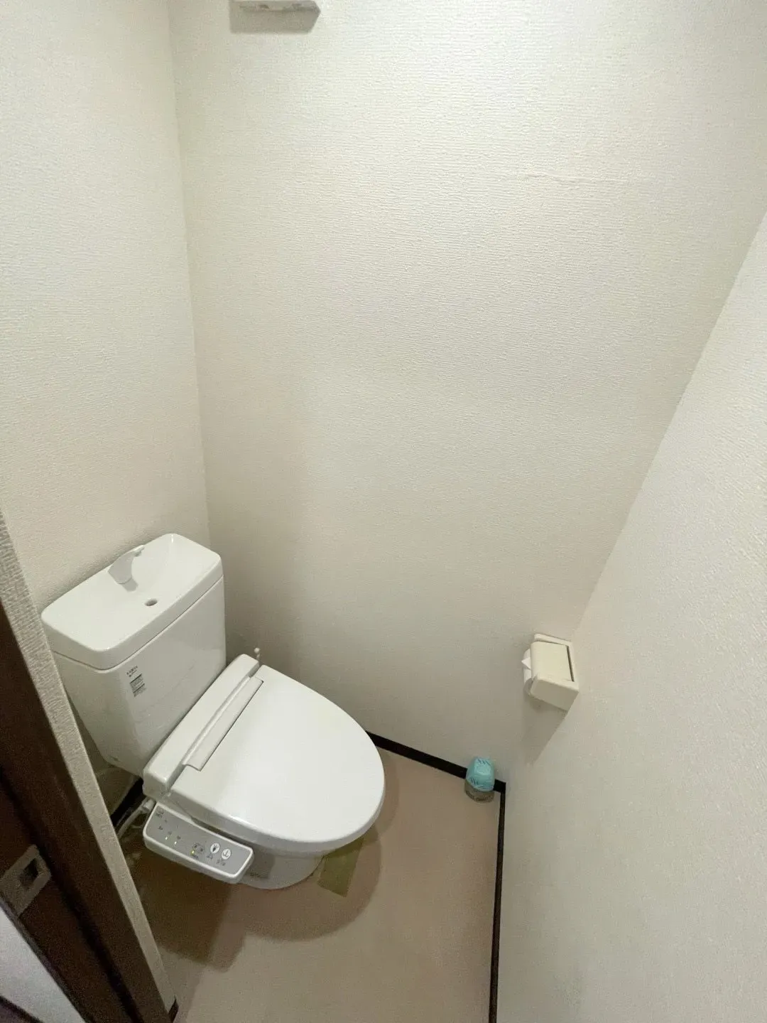 Happy Osaka House / 3-minute walk from the subway station/9-minute ride to Shinsaibashi & Namba