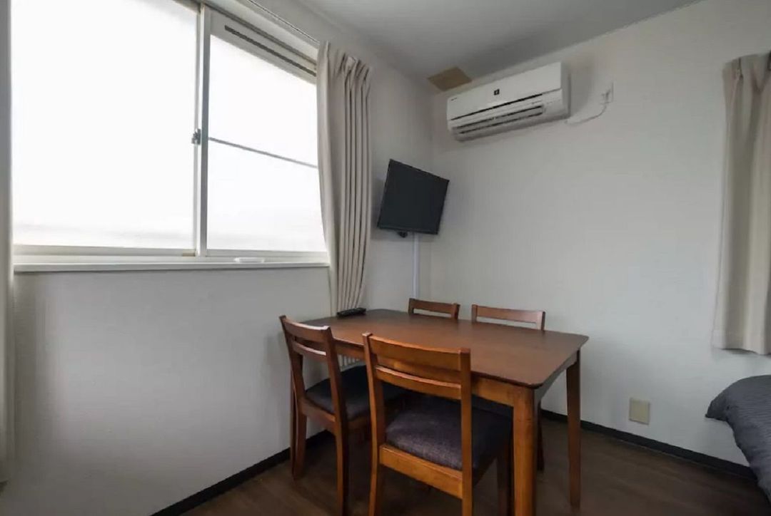 Happy Osaka House / 3-minute walk from the subway station/9-minute ride to Shinsaibashi & Namba