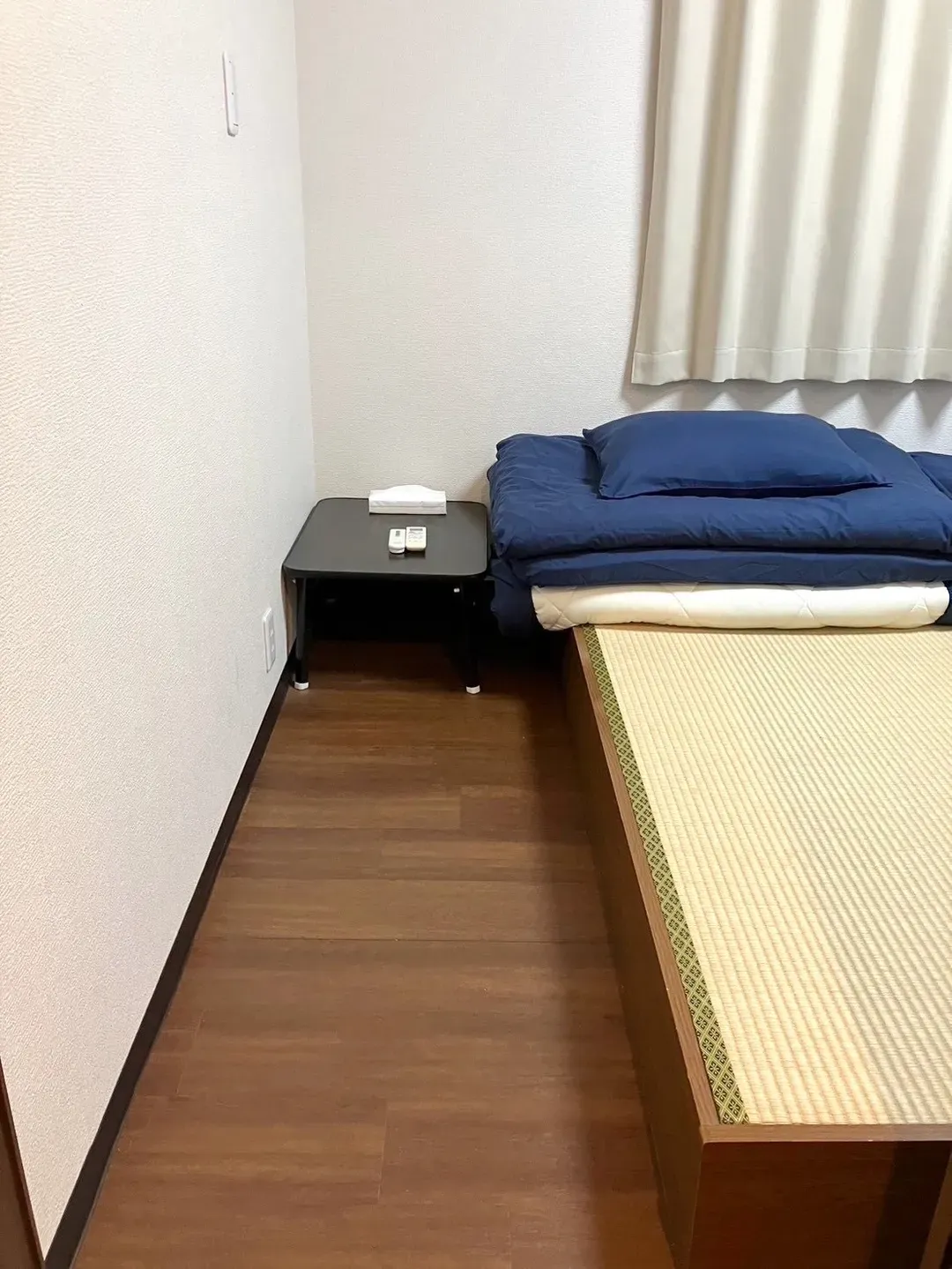 Happy Osaka House / 3-minute walk from the subway station/9-minute ride to Shinsaibashi & Namba