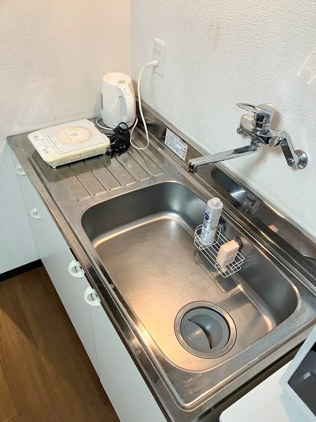 Happy Osaka House / 3-minute walk from the subway station/9-minute ride to Shinsaibashi & Namba
