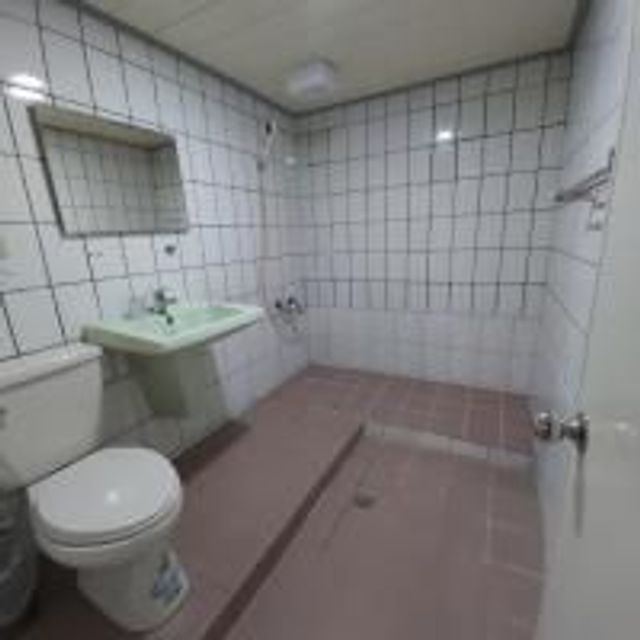 貴族旅社 l 近羅東夜市-四人套房-5