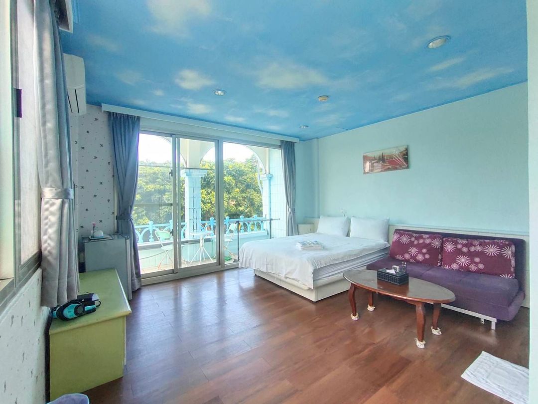 Blue sky Baiyun Bed and Breakfast