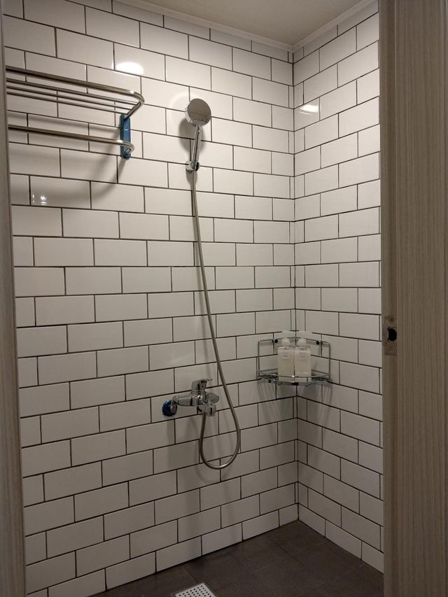 小旅行迷你公寓 | LOFT 輕工業風-16人混合宿舍間的單人床-6