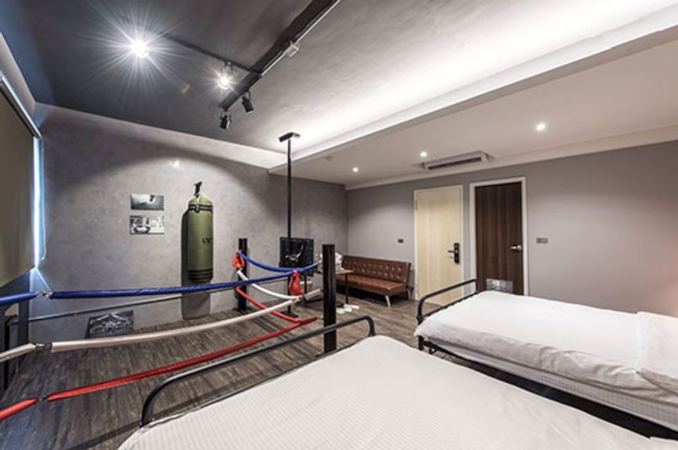 高雄世運主場館民宿推薦，荷本設計空間｜高雄巨蛋-法鬥拳擊四人房-1