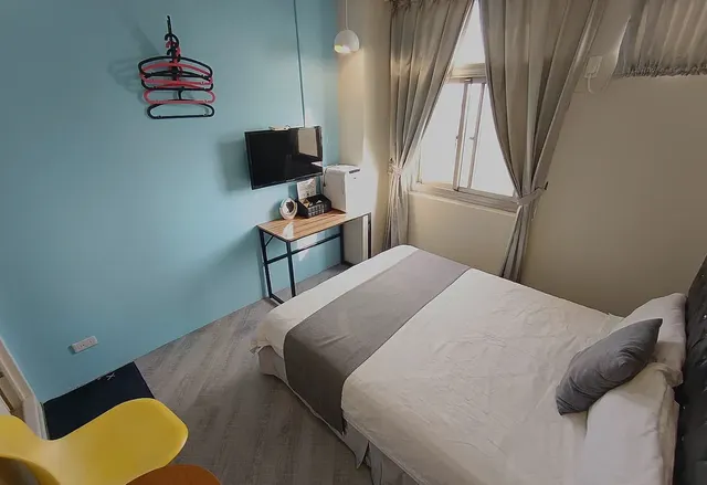Light Shadow-Small Double Room with Sea View-4