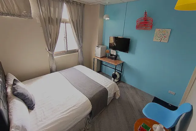 Light Shadow-Small Double Room with Sea View-3