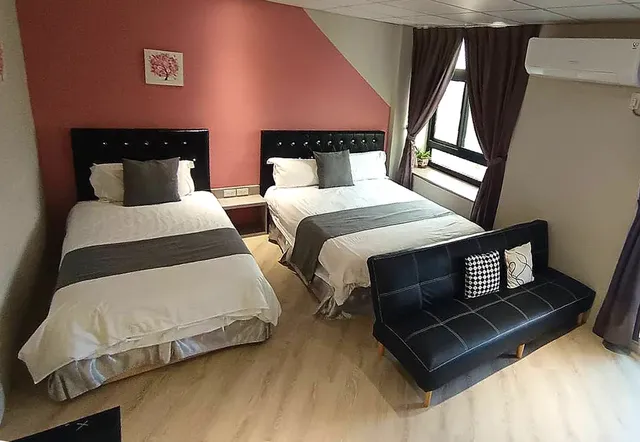 Light Shadow-Comfort Triple Room-7