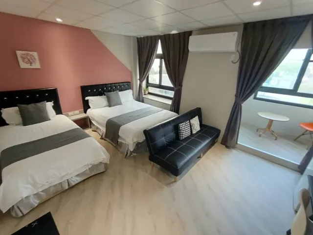 Light Shadow-Comfort Triple Room-2