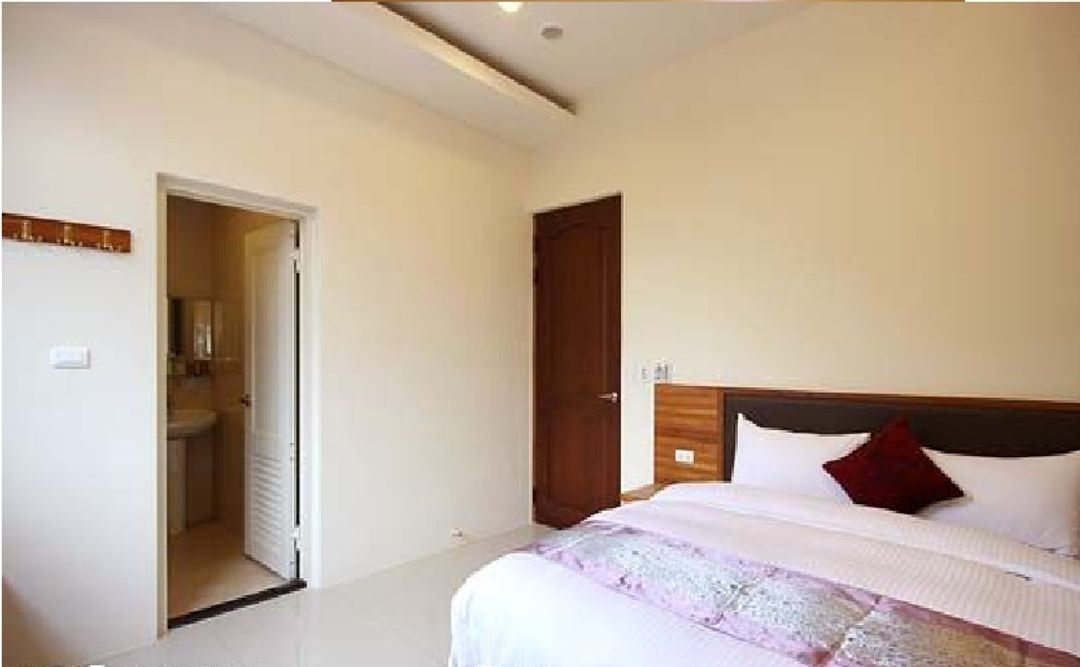 Room and Board Hall 1