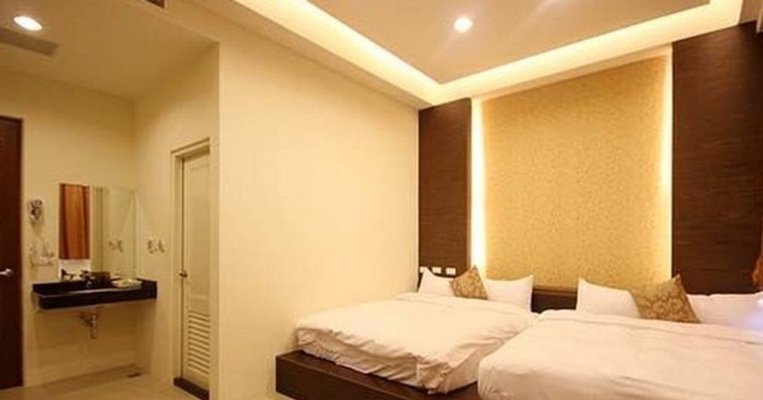 Room and Board Hall 1