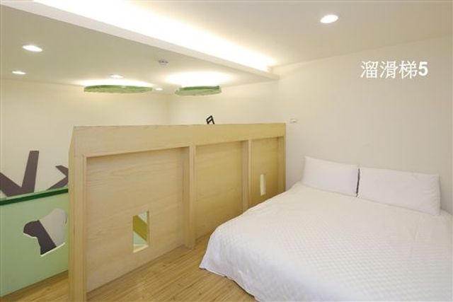 羅東幸福Yes｜溜滑梯主題房型、羅東夜市1分鐘-溜滑梯四人房-樓中樓-6