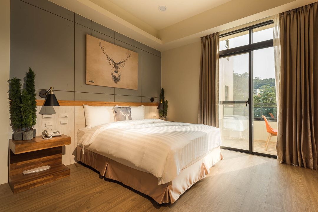 The deer  B&B (No elevator, access control)