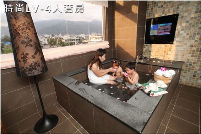 Spring Fountain Hotel-Superior quadruple room-3