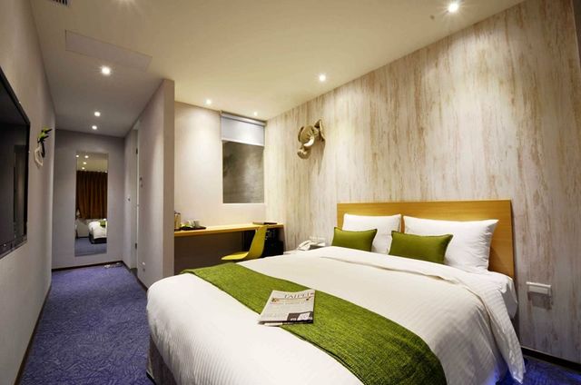 ARK Hotel - DongMen-View overlooking the double room-1
