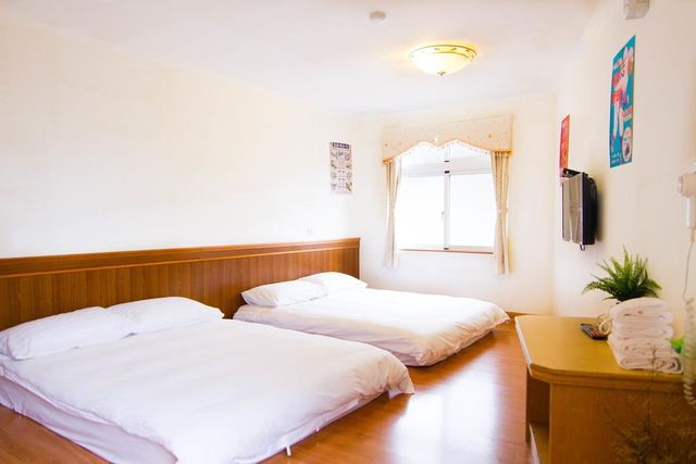 Yahu Hotel-Comfort Quadruple Room-1