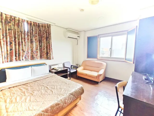 皇家商務旅館-商務雙人房(一大床)-2