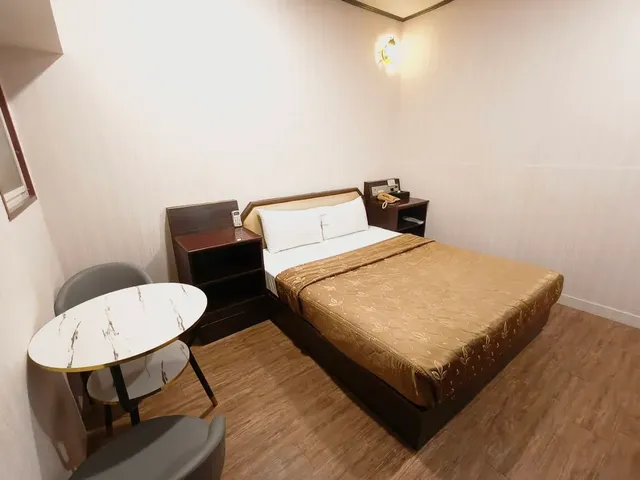 皇家商務旅館-簡約雙人房(一大床)-6