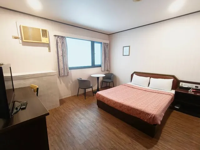 皇家商務旅館-經濟雙人房(一大床)-1