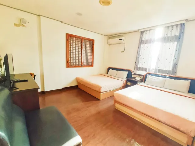 皇家商務旅館-四人家庭房(兩大床)-7