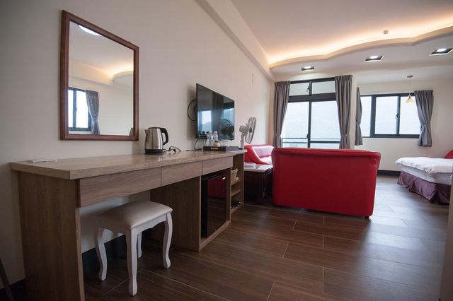 PlaceOfHeart-Quadruple Room with Balcony-2