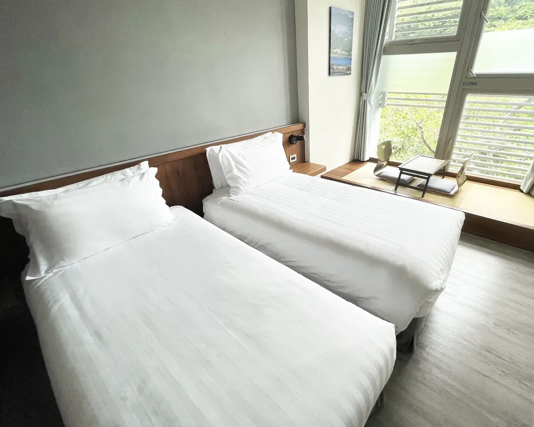 HOTEL BEGINS