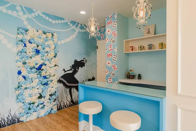 Alice theme bed-Love Sea 4 Room-4