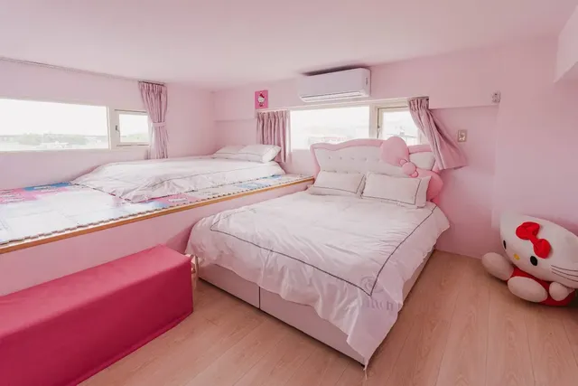 Alice theme bed-Big Pink Cat 6 Room-7
